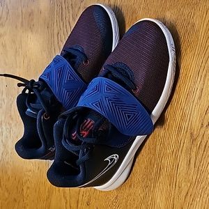 Brand new Nike shoes kyrie flytrap
